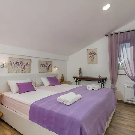 Holiday home Josie By Interhome