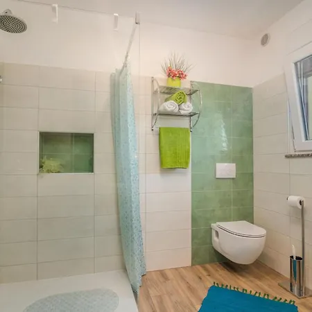 Josie By Interhome * Gabonjin