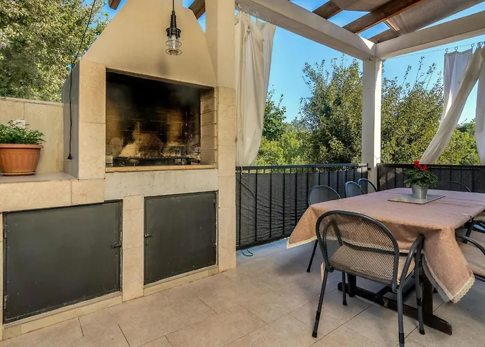 Holiday home Josie By Interhome