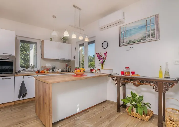 Josie By Interhome *