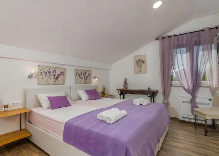 Holiday home Josie By Interhome