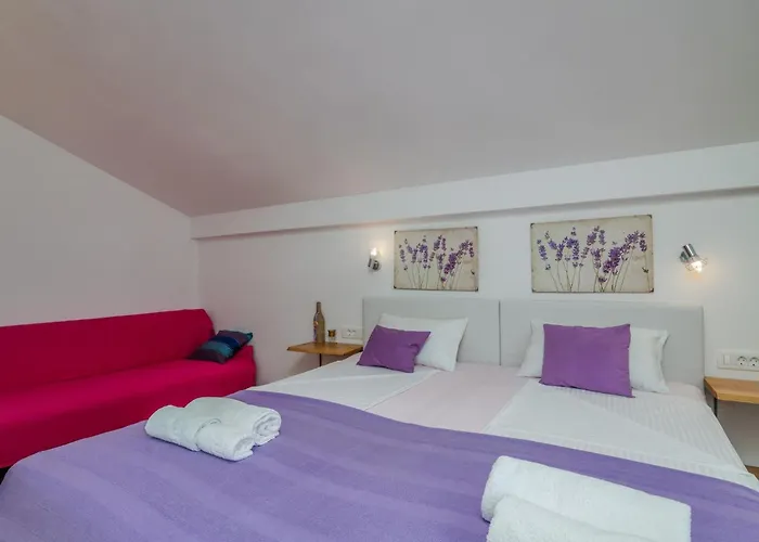 Josie By Interhome Holiday home Gabonjin